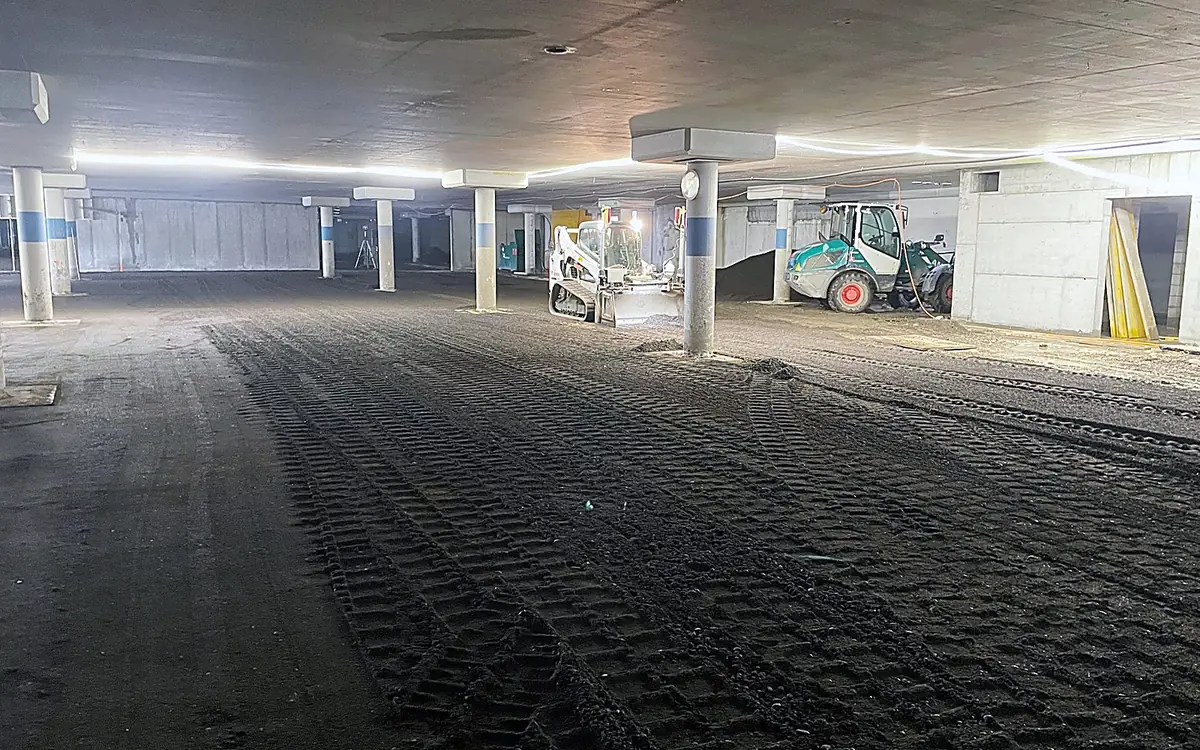 Blick über die planierte Fläche der Einstellhalle Gäupark Egerkingen